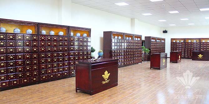 有中药调剂台4个